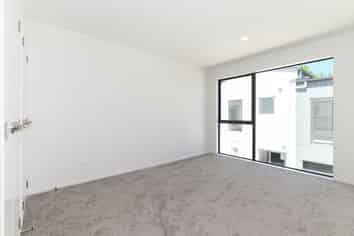 2E Garner Place, Glenfield