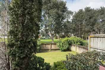 55 Phar Lap Crescent, Takanini