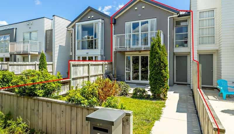 55 Phar Lap Crescent, Takanini