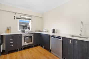 3 Sutherland Crescent, Westbrook