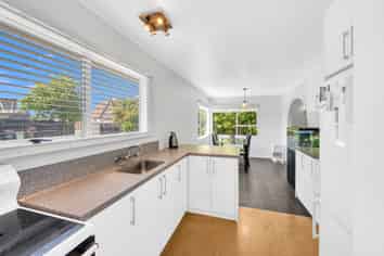 14 Williamson Road, Clive