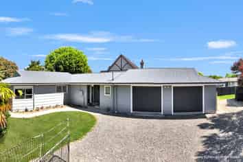 14 Williamson Road, Clive