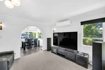 14 Williamson Road, Clive