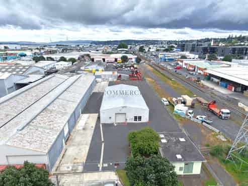 480sqm Warehouse + 1,400sqm Sealed Yard with 3 phase power