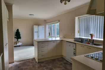 69 Medvale Avenue, Flat Bush