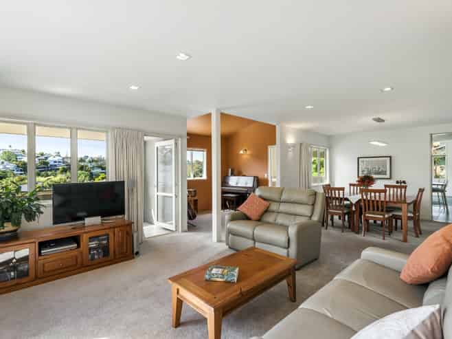 38 Saddleback Rise, Murrays Bay