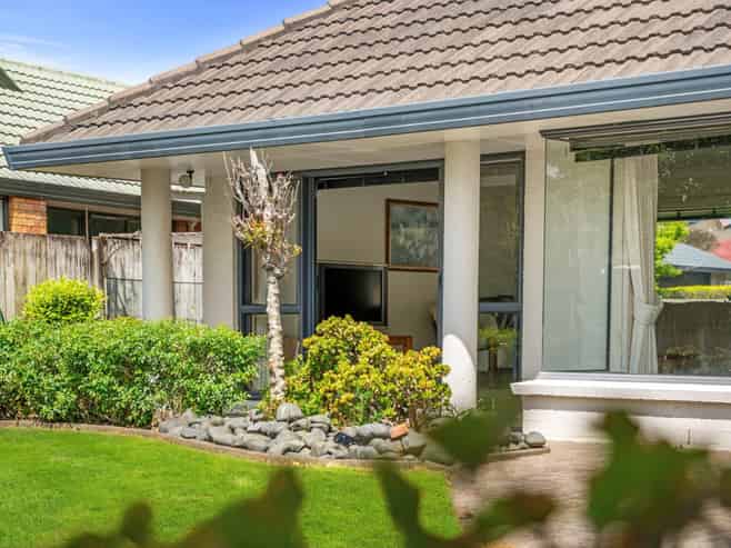 51 Meadowland Drive, Somerville