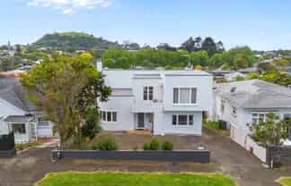 7 Balmoral Road, Epsom