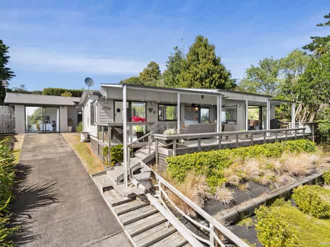 512 Grahams Beach Road, Awhitu