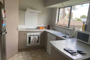 24B Warwick Place, Brookfield