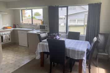 24B Warwick Place, Brookfield