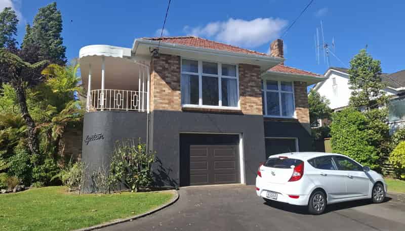 492 River Road, Fairfield