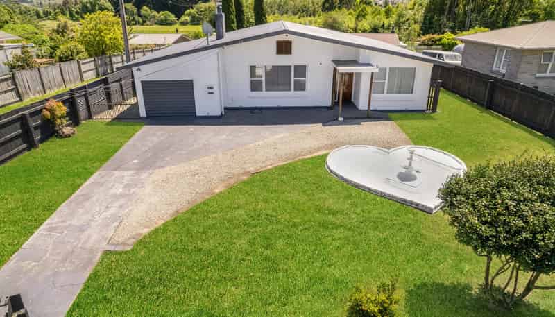 93 Mount View Drive, Mangakakahi