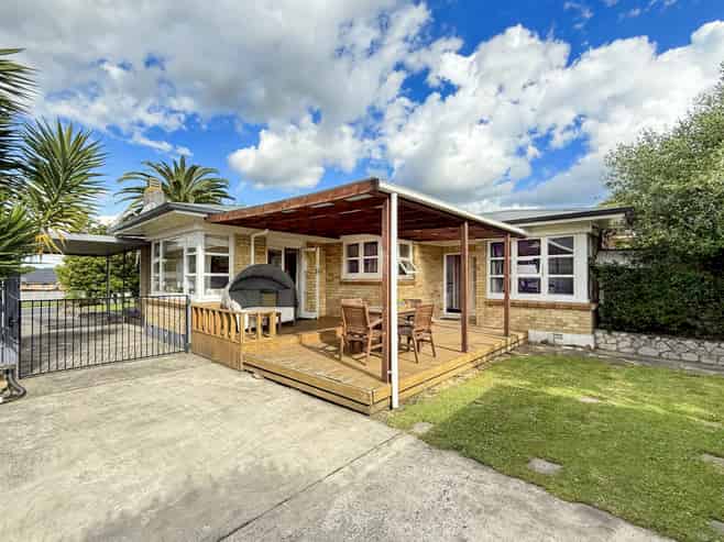 308 Cambridge Road, Hillcrest