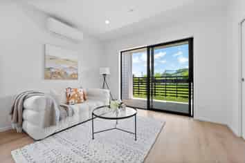 6/18 Albert Road, Kelston