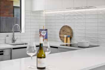 6/18 Albert Road, Kelston