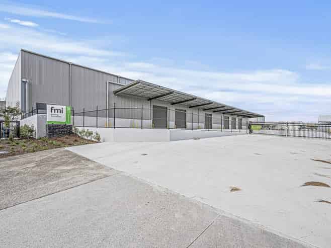 Long or Short Term with Gantry Cranes