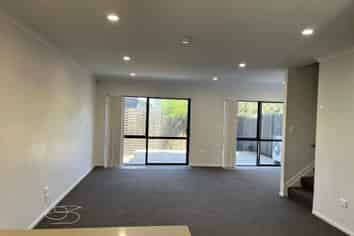 6/30 Calvert Ave, Mangere East