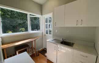 4 Sunnyvale Road, Greenlane