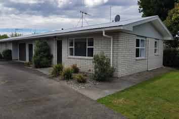 a/285 College Street, West End