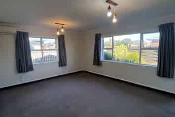 a/285 College Street, West End