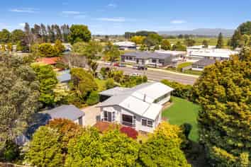 81 College Road, Edgecumbe