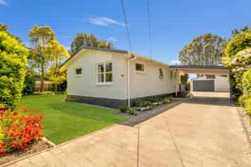 81 College Road, Edgecumbe
