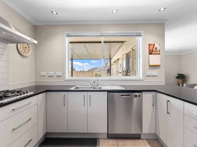 96 Farringdon Avenue, Rototuna North