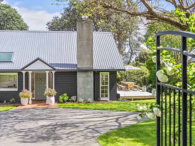50 Huia Street, Waikanae