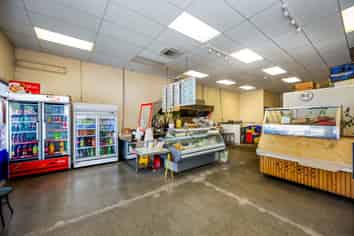 TURNKEY TAKEAWAY WITH VACANT POSSESSION
