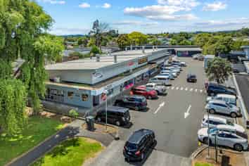 TURNKEY TAKEAWAY WITH VACANT POSSESSION
