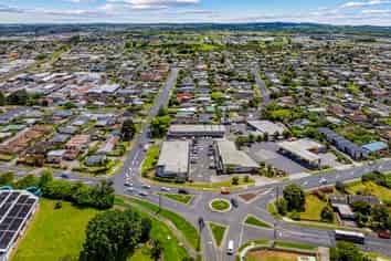 TURNKEY TAKEAWAY WITH VACANT POSSESSION
