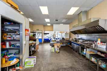 TURNKEY TAKEAWAY WITH VACANT POSSESSION
