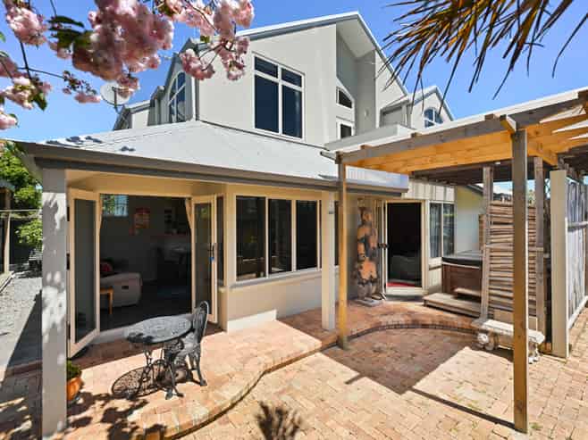 12 Dover Road, Saint Andrews