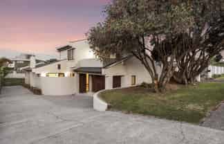 145 Oceanview Road, Mount Maunganui