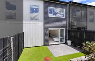 74 Paretaiuru Crescent, Papakura