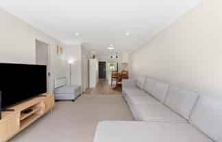 74 Paretaiuru Crescent, Papakura