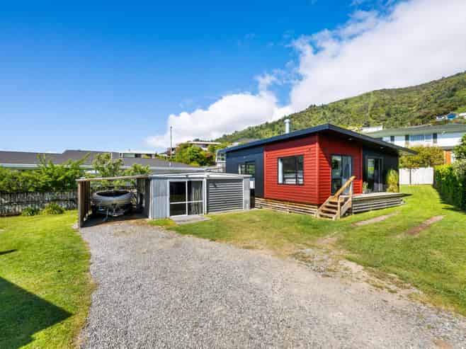 4A Seaview Crescent, Picton