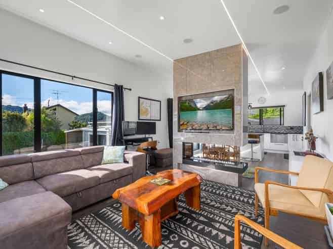 4A Seaview Crescent, Picton