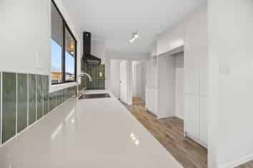 53 Burundi Avenue, Clendon Park