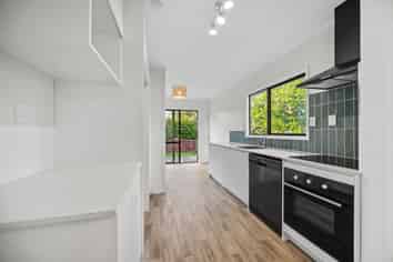 53 Burundi Avenue, Clendon Park