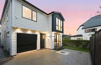 8C Catalina Crescent, Forrest Hill