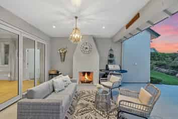 15 Meadowbank Rise, Bethlehem