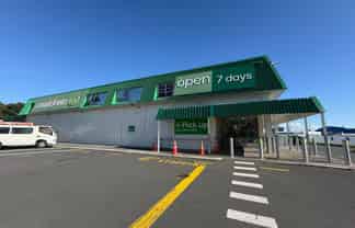 Brand new development – Anchored by Golden Apple