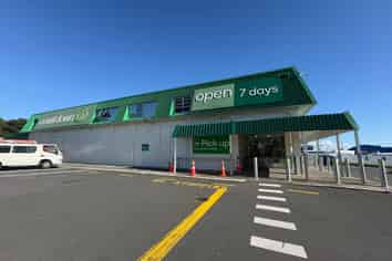 Brand new development – Anchored by Golden Apple