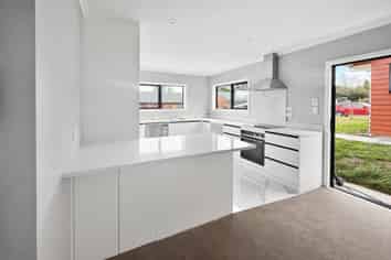 12 Winnie Close, Acacia Bay