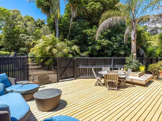 19 Te Makiri Road, Onetangi