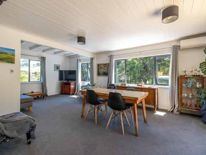 19 Te Makiri Road, Onetangi