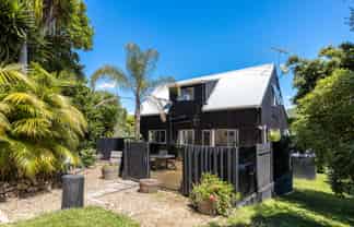 19 Te Makiri Road, Onetangi