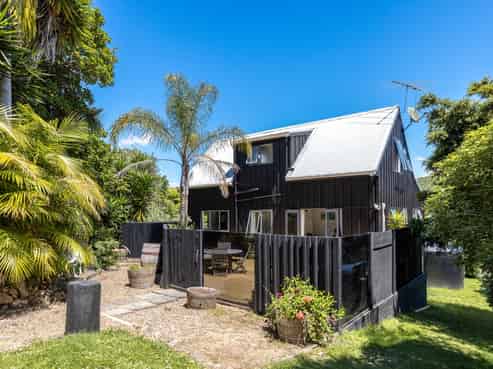 19 Te Makiri Road, Onetangi